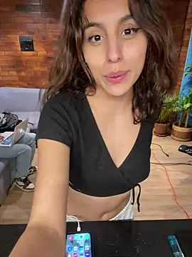 Snapshot of Katee_Jones chatting on 03/02/25, 01:26 Katee Jones online show from 03/02/25, 01:26