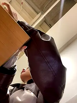 Katee Jones online show from 11/13/25, 10:46