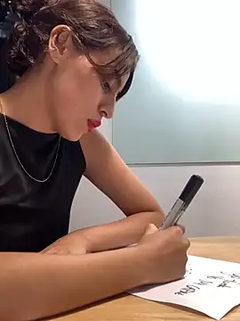 Snapshot of Katee_Jones chatting on 02/08/25, 11:34 Katee Jones online show from 02/08/25, 11:34