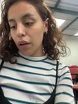 Snapshot of Katee_Jones chatting on 02/28/25, 07:14 Katee Jones online show from 02/28/25, 07:14