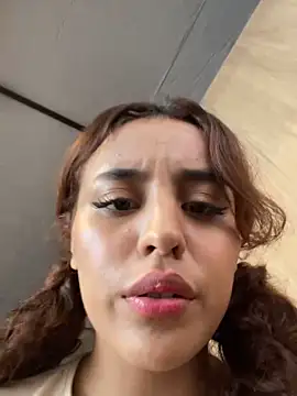 Snapshot of Katee_Jones chatting on 09/08/25, 09:47 Katee Jones online show from 09/08/25, 09:47