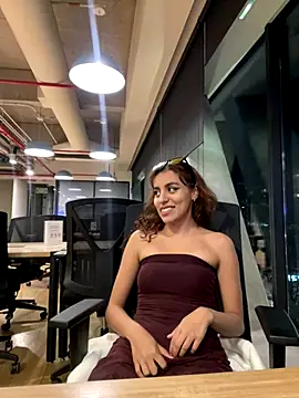 Katee Jones online show from 12/17/25, 12:59