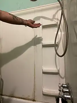 yomanfriend online show from 12/29/24, 01:34