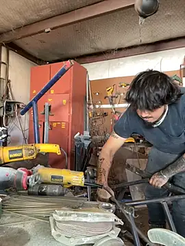 yomanfriend online show from 12/20/24, 09:06