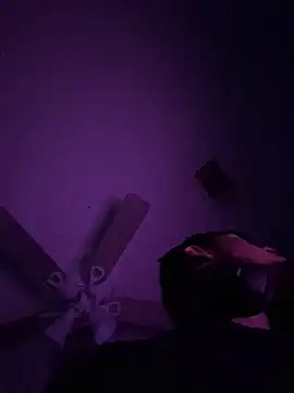 yomanfriend online show from 10/30/25, 04:55