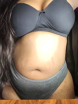 Snapshot of susmithasushi81 chatting on 11/23/25, 06:29 susmithasushi81 online show from 11/23/25, 06:29