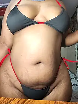 Snapshot of susmithasushi81 chatting on 10/15/25, 04:37 susmithasushi81 online show from 10/15/25, 04:37