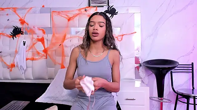 BritneyCollins online show from 10/13/25, 02:29