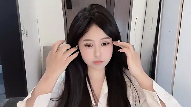 Snapshot of Fountain- chatting on 02/17/25, 05:01 Fountain- online show from 02/17/25, 05:01