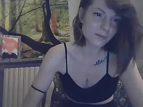 Snapshot of Feli_blue chatting on 02/10/25, 08:21 Feli blue online show from 02/10/25, 08:21