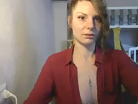 Snapshot of Feli_blue chatting on 03/10/25, 12:17 Feli blue online show from 03/10/25, 12:17