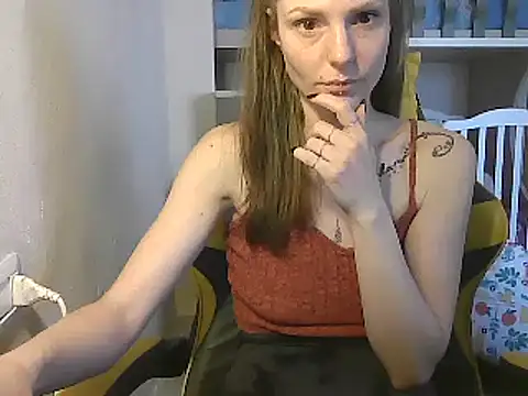 Snapshot of Feli_blue chatting on 02/04/25, 12:11 Feli blue online show from 02/04/25, 12:11