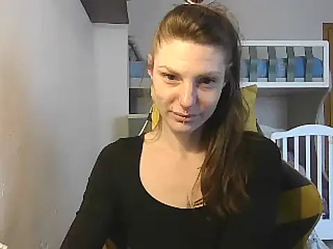 Snapshot of Feli_blue chatting on 02/04/25, 09:07 Feli blue online show from 02/04/25, 09:07
