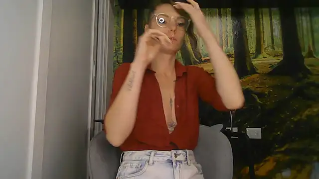 Feli blue online show from 11/10/25, 10:15