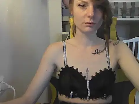 Snapshot of Feli_blue chatting on 03/12/25, 09:02 Feli blue online show from 03/12/25, 09:02