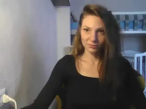Snapshot of Feli_blue chatting on 02/06/25, 12:04 Feli blue online show from 02/06/25, 12:04