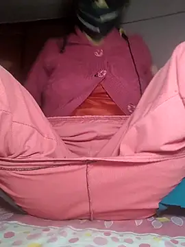 Snapshot of IndianRima chatting on 12/17/25, 05:23 IndianRima online show from 12/17/25, 05:23