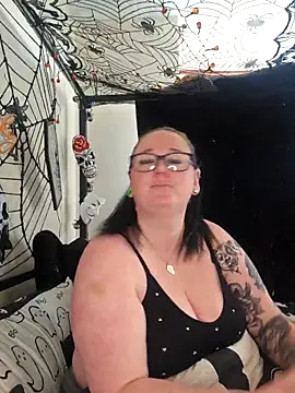 Bunny Cummings online show from 10/24/25, 10:25