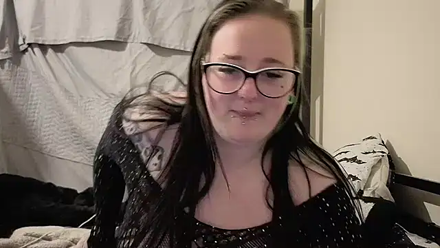 Snapshot of Bunny_Cummings chatting on 05/18/26, 10:25 Bunny Cummings online show from 05/18/26, 10:25