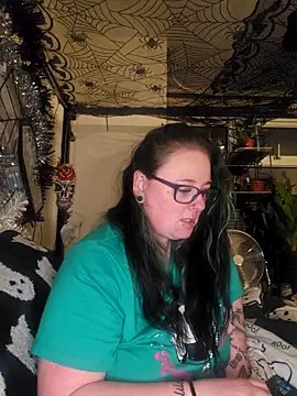 Bunny Cummings online show from 12/19/25, 12:03