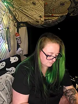 Bunny Cummings online show from 10/19/25, 09:28