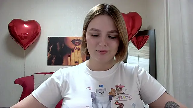 Snapshot of DianeMills chatting on 02/18/25, 07:41 DianeMills online show from 02/18/25, 07:41