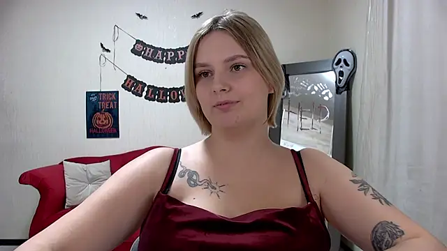 DianeMills online show from 10/31/25, 05:53