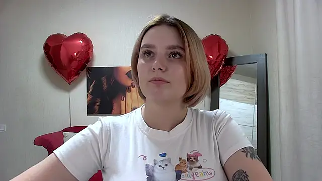Snapshot of DianeMills chatting on 02/25/25, 07:49 DianeMills online show from 02/25/25, 07:49