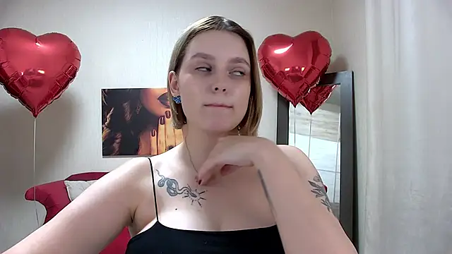 Snapshot of DianeMills chatting on 02/23/25, 09:37 DianeMills online show from 02/23/25, 09:37