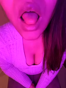 aRiNaAh online show from 01/22/25, 01:31