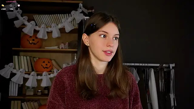 Snapshot of DarylBarks chatting on 10/29/25, 01:15 DarylBarks online show from 10/29/25, 01:15