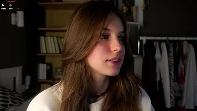 Snapshot of DarylBarks chatting on 10/09/25, 01:06 DarylBarks online show from 10/09/25, 01:06