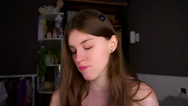 Snapshot of DarylBarks chatting on 12/15/25, 01:11 DarylBarks online show from 12/15/25, 01:11