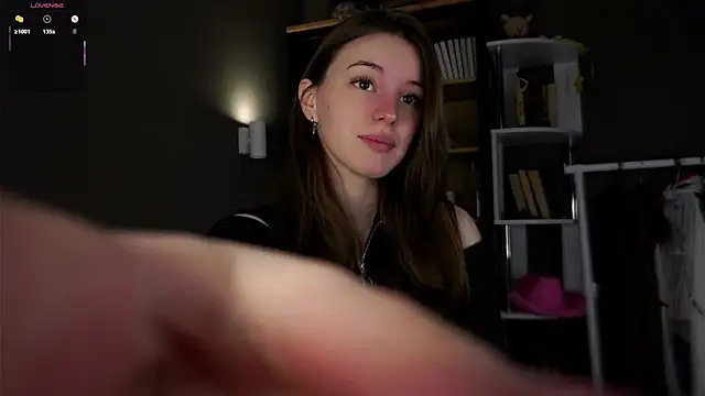 Snapshot of DarylBarks chatting on 09/30/25, 01:11 DarylBarks online show from 09/30/25, 01:11