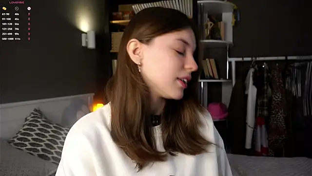 Snapshot of DarylBarks chatting on 10/06/25, 01:07 DarylBarks online show from 10/06/25, 01:07