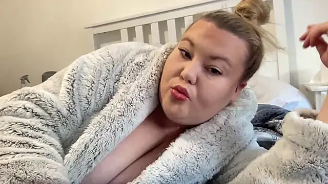 Busty-BBW-Emilie online show from 12/27/24, 01:28