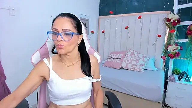 margot smith  online show from 03/28/26, 12:39