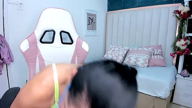 margot smith  online show from 11/05/25, 12:30