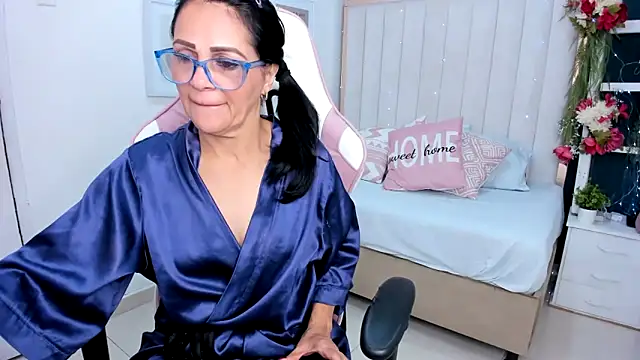 Snapshot of margot_smith_ chatting on 09/29/25, 12:22 margot smith online show from 09/29/25, 12:22