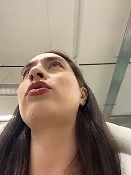 Holly Play online show from 02/09/26, 12:03