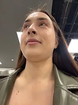 Holly Play online show from 11/05/25, 12:08