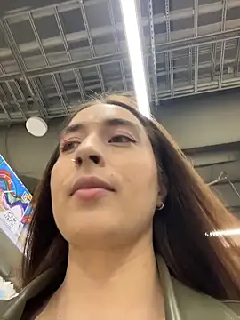 Holly Play online show from 04/08/26, 12:06