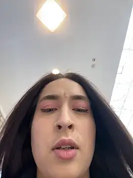 Holly Play online show from 03/11/26, 11:59