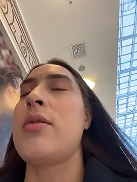 Holly Play online show from 11/15/25, 12:09