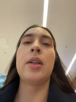 Holly Play online show from 11/26/25, 12:05