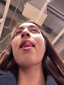 Holly Play online show from 12/19/25, 12:29