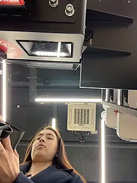 Holly Play online show from 04/10/26, 07:15