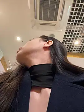 Snapshot of Holly_Play chatting on 03/18/25, 10:07 Holly Play online show from 03/18/25, 10:07