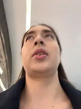 Holly Play online show from 04/07/26, 09:00