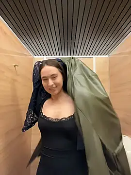 Holly Play online show from 03/27/26, 12:06